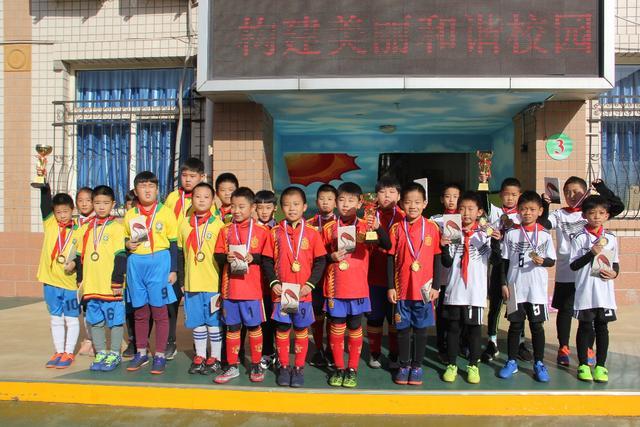 亚冠精英联赛-浦项制铁3-1送神户胜利船首败