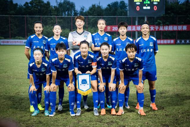 意甲-劳塔罗双响斩意甲百球 国际米兰4-0莱切