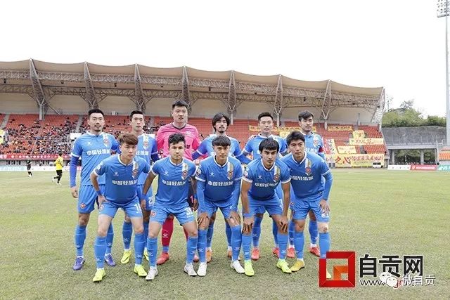 玩得花！25岁穆德里克举起女友做卧推，8800万引进已被禁赛18个月